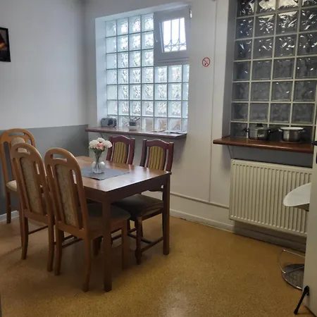 Rent Ursynow Hostal *