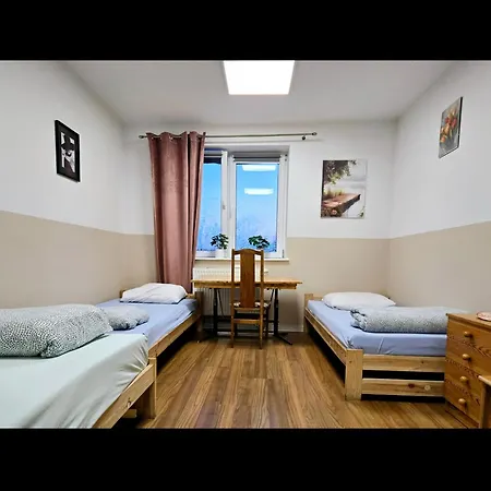 Rent Ursynow 호스텔 *